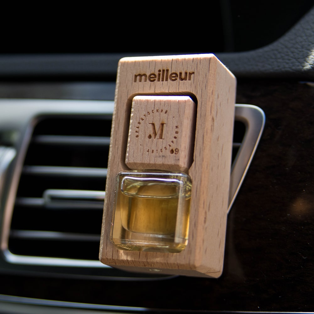 Деревянная кассета для автопарфюма Meilleur с держателем на дефлектор автомобиля